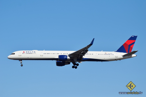 Boeing 757-351
